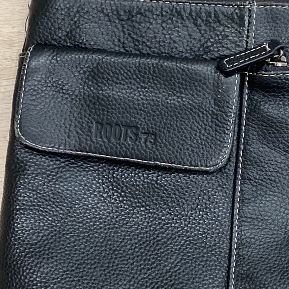 Roots Leather Purse - Picture 2 of 7